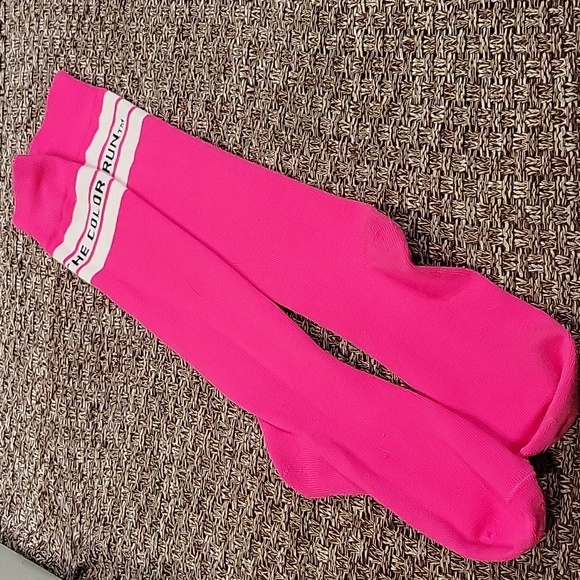 Color Run Cotton Tshirt with Bonus Hot Pink Socks & Color Run White Headband - Picture 6 of 10